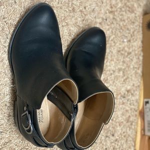 Mid low boots